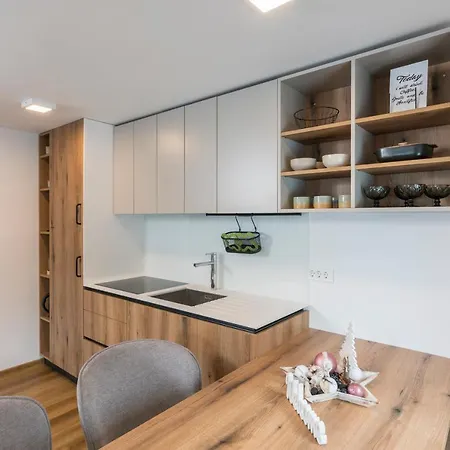 Hisa Rodica Apartman *