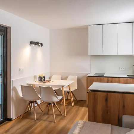 Hisa Rodica * Bohinji-tó